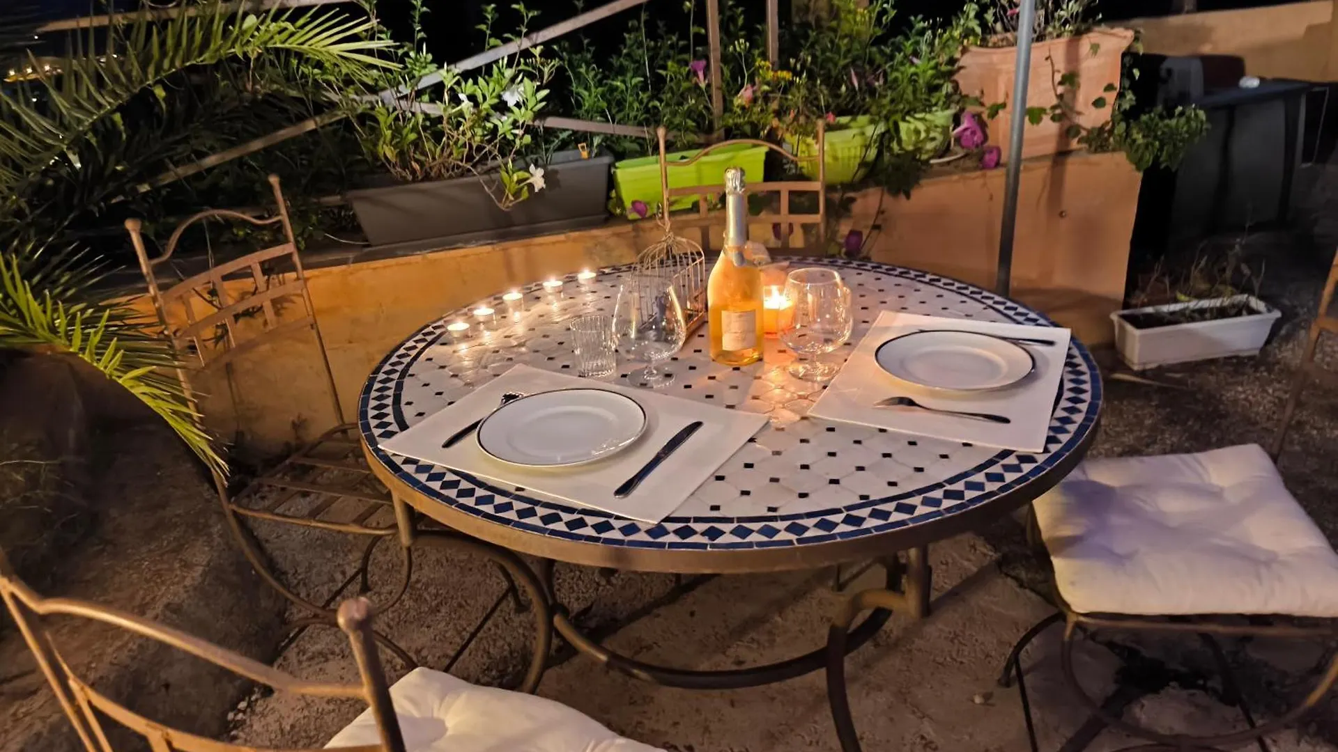 Love-Room Discret 40 M2 Bormes Les Mimosas Village Avec Terrasse Francie
