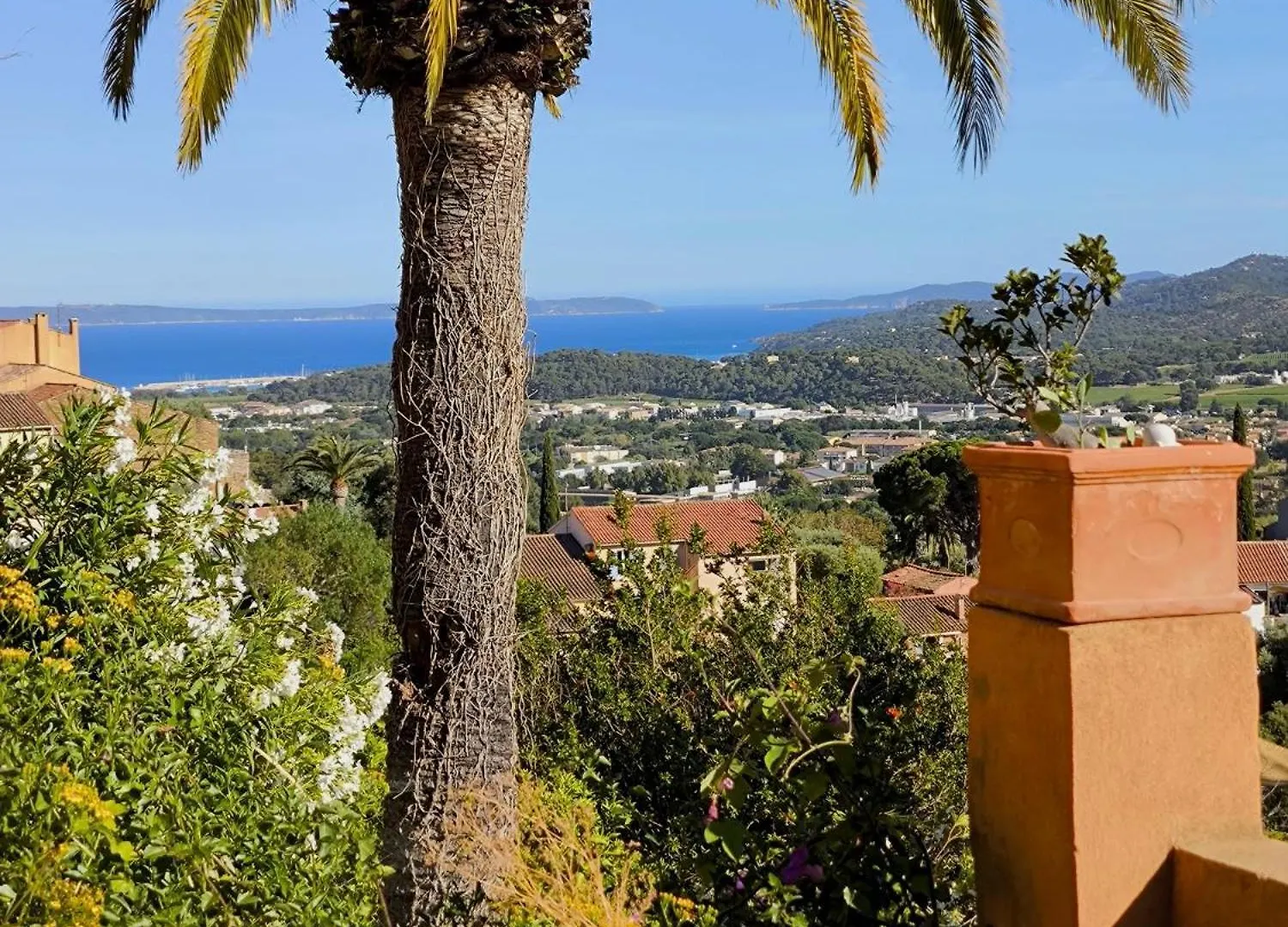 Penzion Love-Room Discret 40 M2 Bormes Les Mimosas Village Avec Terrasse
