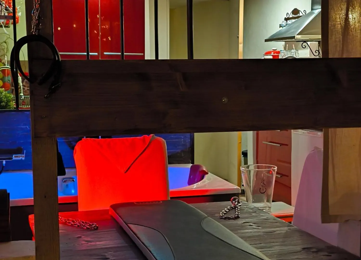Love-Room Discret 40 M2 Bormes Les Mimosas Village Avec Terrasse 0*, Bormes-les-Mimosas