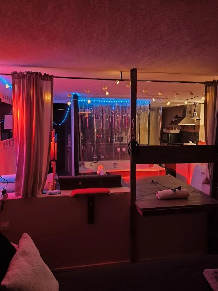 Penzion Love-Room Discret 40 M2 Bormes Les Mimosas Village Avec Terrasse Francie