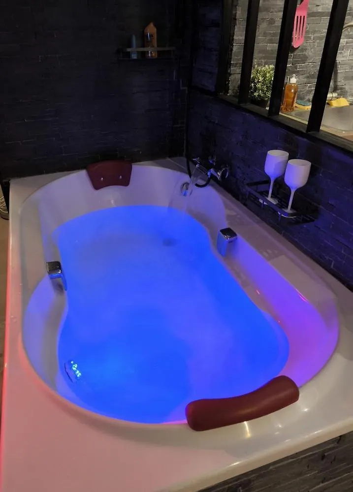 Love-Room Discret 40 M2 Bormes Les Mimosas Village Avec Terrasse 0*, Bormes-les-Mimosas Francie