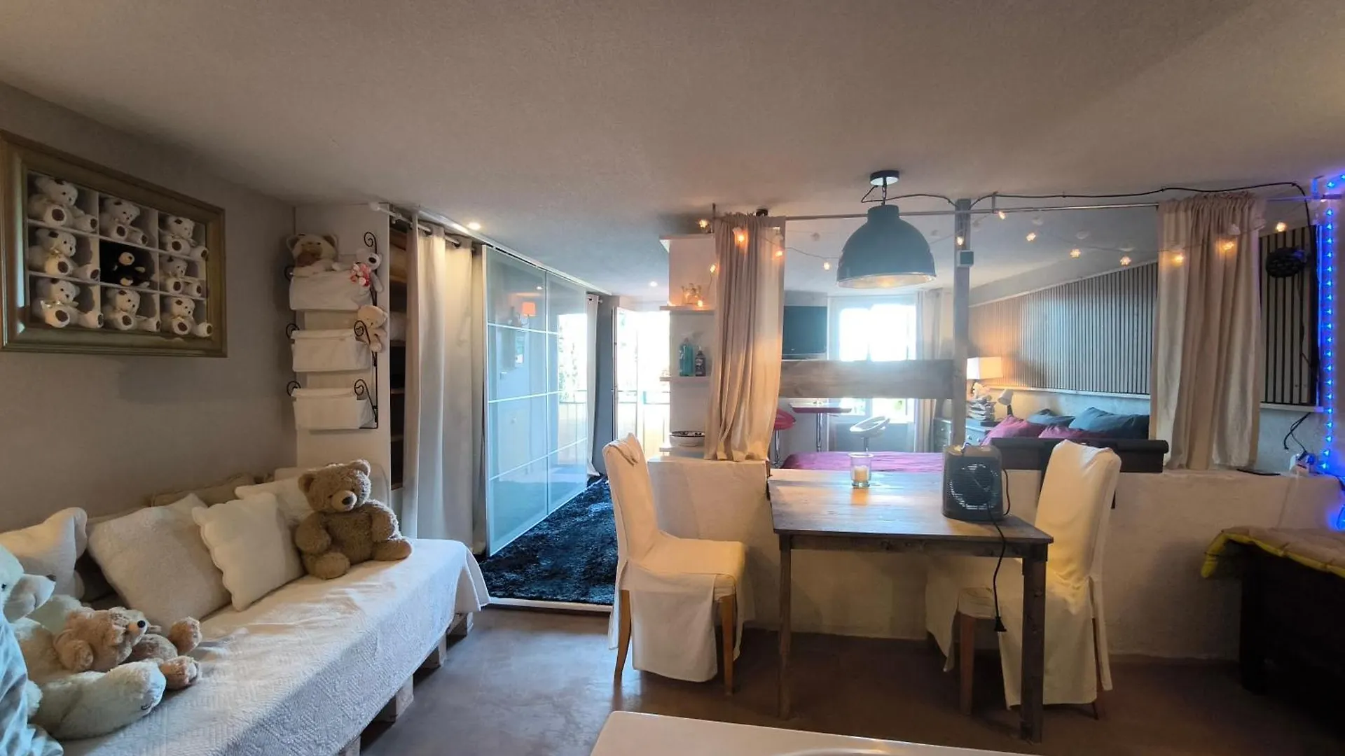 Penzion Love-Room Discret 40 M2 Bormes Les Mimosas Village Avec Terrasse Francie