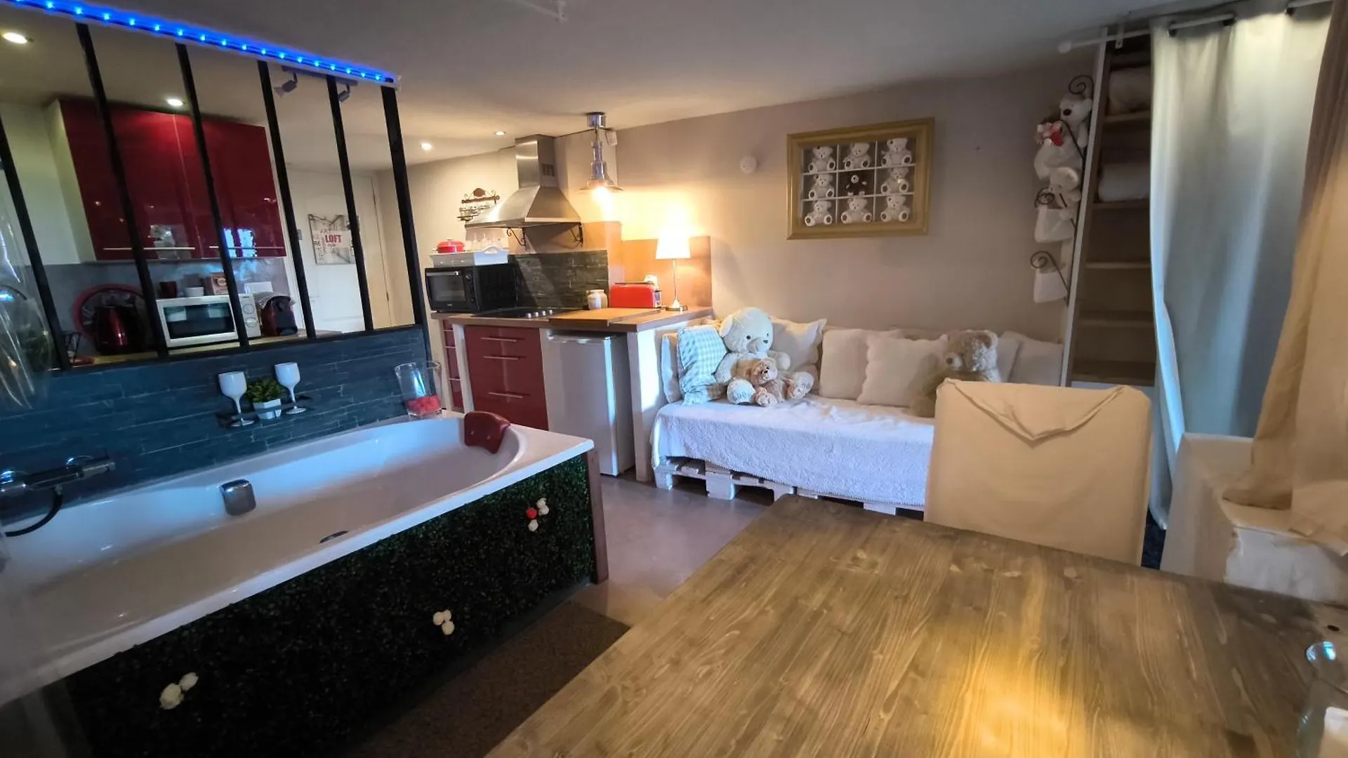 Penzion Love-Room Discret 40 M2 Bormes Les Mimosas Village Avec Terrasse