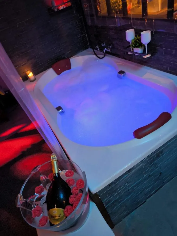 Love-Room Discret 40 M2 Bormes Les Mimosas Village Avec Terrasse Penzion Bormes-les-Mimosas